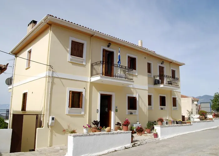 Xenonas Chrisso Πανσιόν Δελφοί